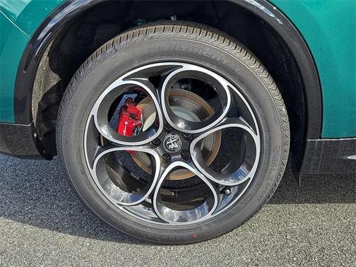 2025 Alfa Romeo Stelvio Base