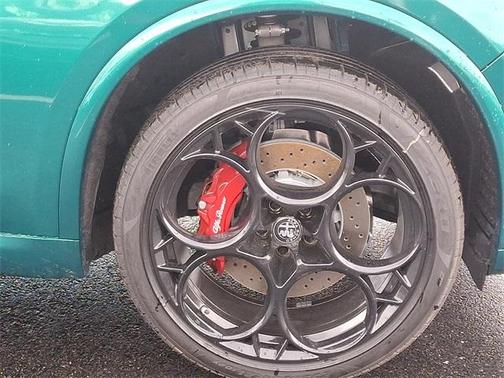 2024 Alfa Romeo Stelvio Quadrifoglio