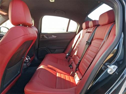 2024 Alfa Romeo Giulia Quadrifoglio
