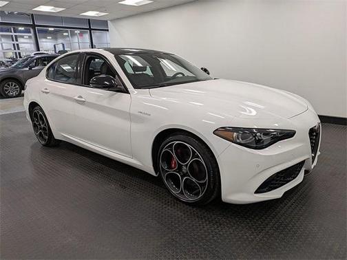 2024 Alfa Romeo Giulia Veloce