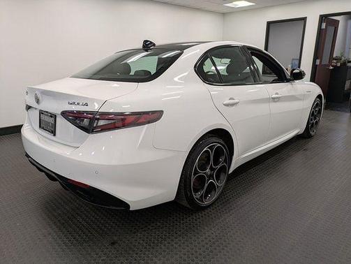 2024 Alfa Romeo Giulia Veloce