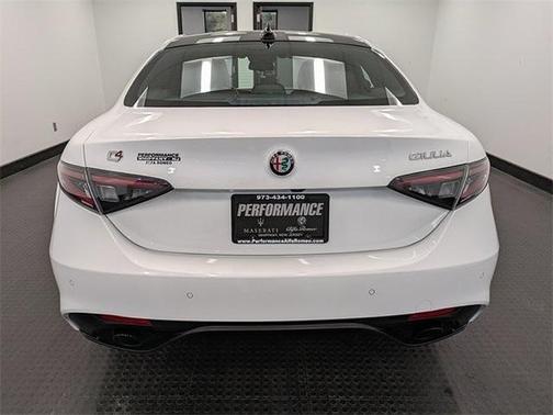 2024 Alfa Romeo Giulia Veloce