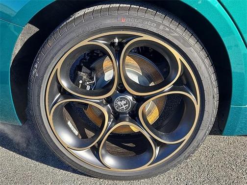 2025 Alfa Romeo Giulia Intensa