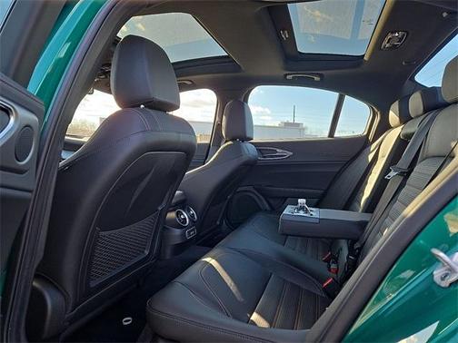 2025 Alfa Romeo Giulia Intensa