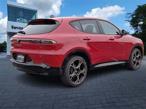 2025 Alfa Romeo Tonale Base