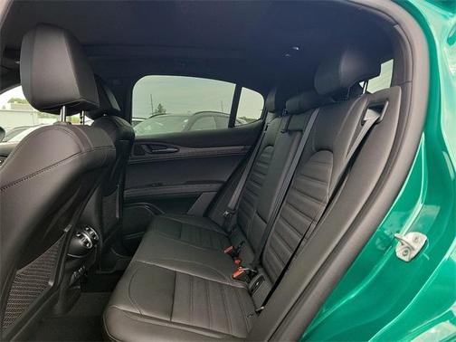 2024 Alfa Romeo Stelvio Quadrifoglio
