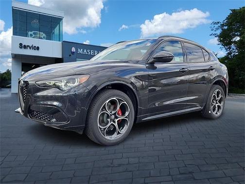 2025 Alfa Romeo Stelvio Base