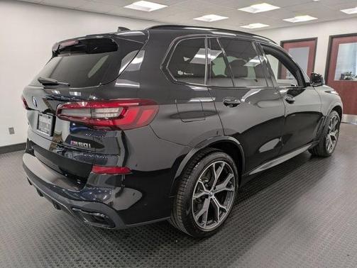 2022 BMW X5 M50i