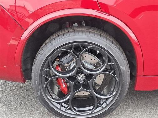 2024 Alfa Romeo Stelvio Quadrifoglio