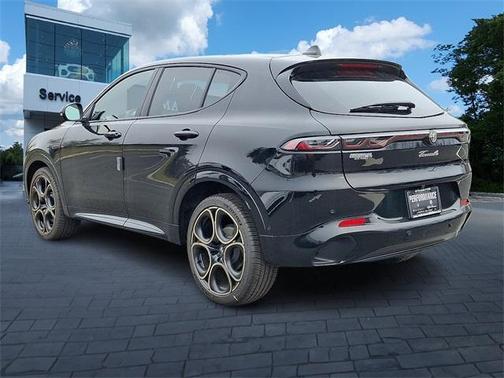 2025 Alfa Romeo Tonale Base