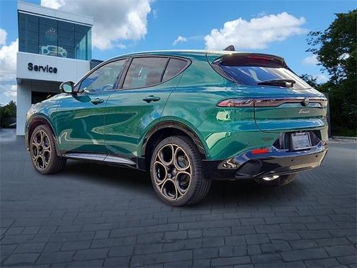 2025 Alfa Romeo Tonale Base