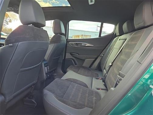 2025 Alfa Romeo Tonale Base