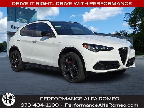 2025 Alfa Romeo Stelvio Base