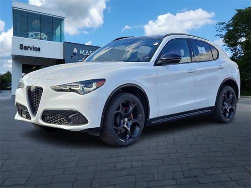 2025 Alfa Romeo Stelvio Base
