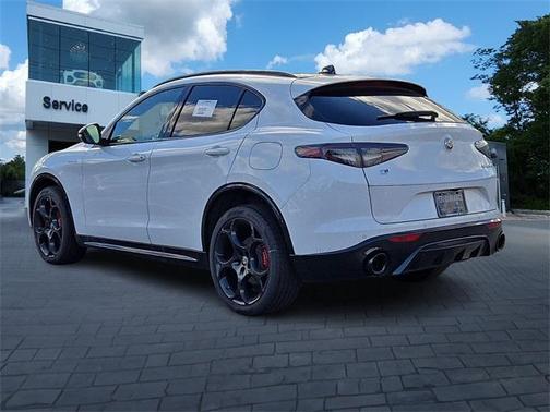 2025 Alfa Romeo Stelvio Base