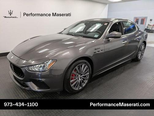 2022 Maserati Ghibli Modena Q4
