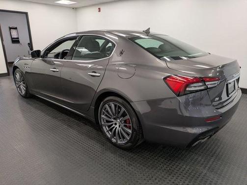 2022 Maserati Ghibli Modena Q4