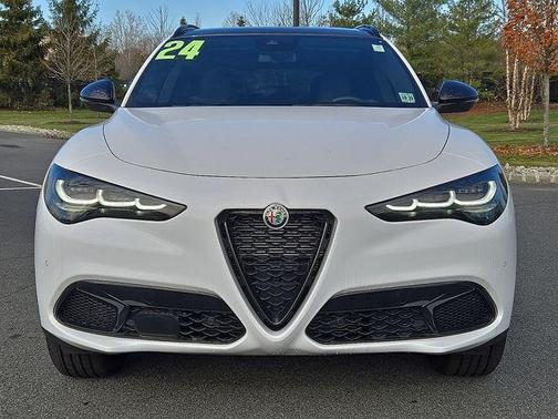 2024 Alfa Romeo Stelvio Base