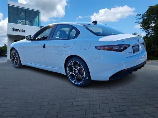2025 Alfa Romeo Giulia Base