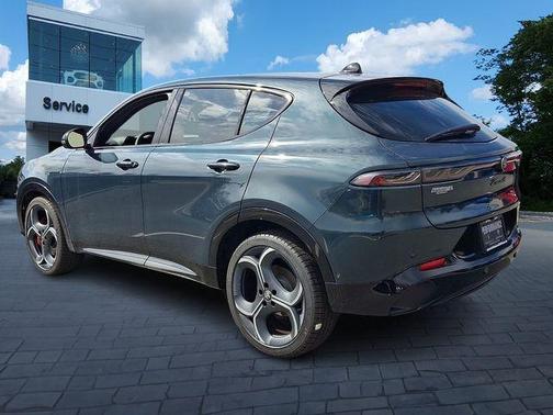 2026 Alfa Romeo Tonale Base