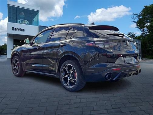 2025 Alfa Romeo Stelvio Base