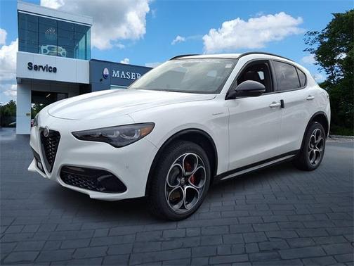 2025 Alfa Romeo Stelvio Base