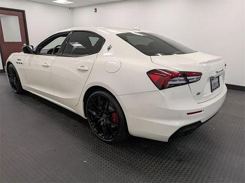 2022 Maserati Ghibli Modena Q4