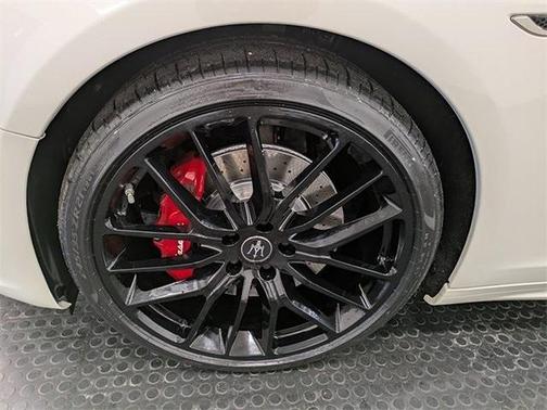 2022 Maserati Ghibli Modena Q4