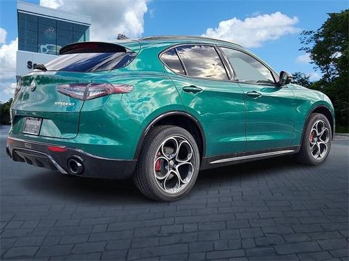 2025 Alfa Romeo Stelvio Base