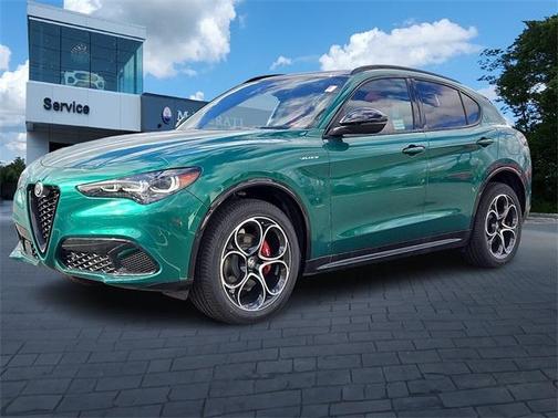 2025 Alfa Romeo Stelvio Base
