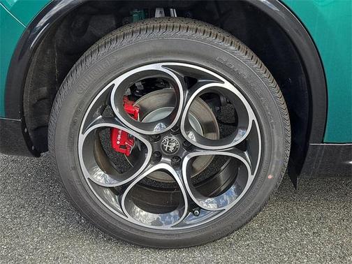 2025 Alfa Romeo Stelvio Base