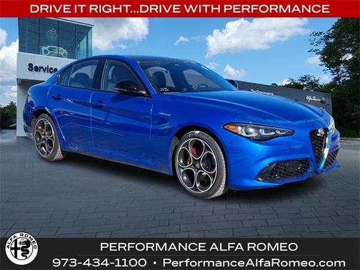 2025 Alfa Romeo Giulia Base
