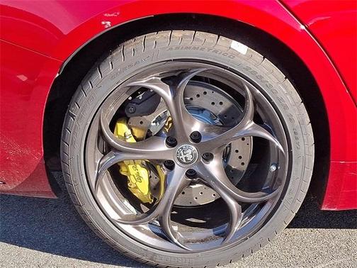 2024 Alfa Romeo Giulia Quadrifoglio