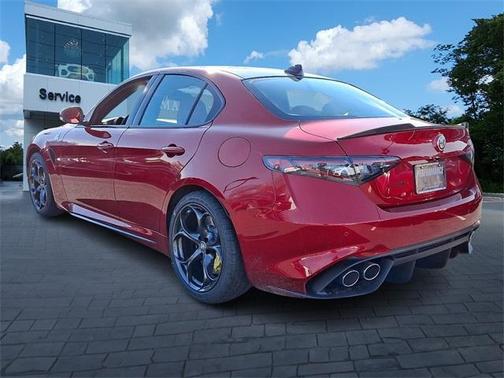 2024 Alfa Romeo Giulia Quadrifoglio