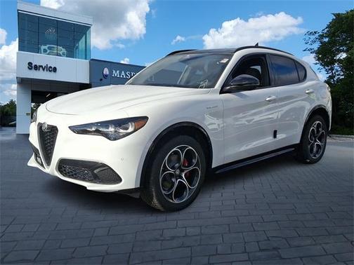 2025 Alfa Romeo Stelvio Base