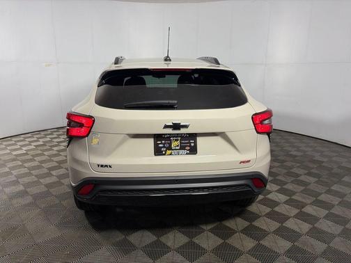 White Sand 2026 Chevrolet Trax 2RS