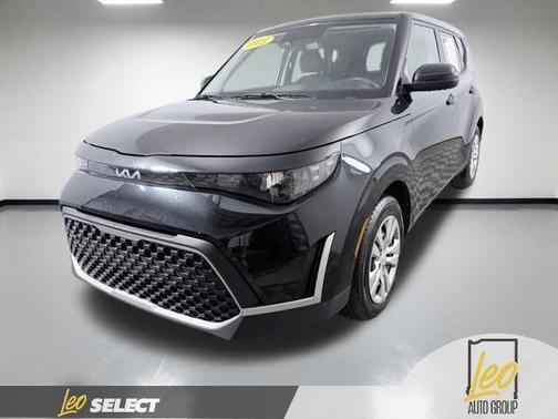Fusion Orange 2025 Kia Soul LX