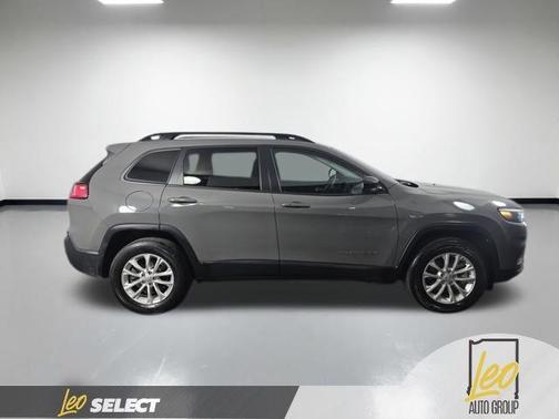 Sting Gray Clearcoat 2022 Jeep Cherokee Latitude Lux
