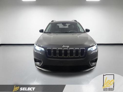 Sting Gray Clearcoat 2022 Jeep Cherokee Latitude Lux
