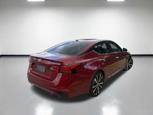 Scarlet Ember 2020 Nissan Altima 2.5 Platinum