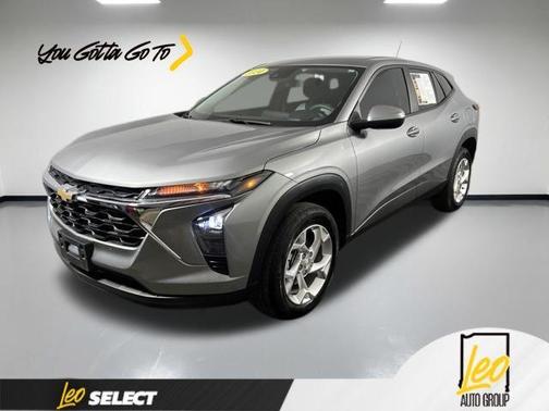 Sterling Gray Metallic 2024 Chevrolet Trax LS
