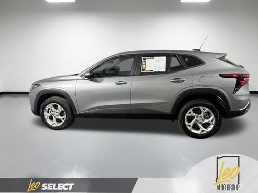 Sterling Gray Metallic 2024 Chevrolet Trax LS