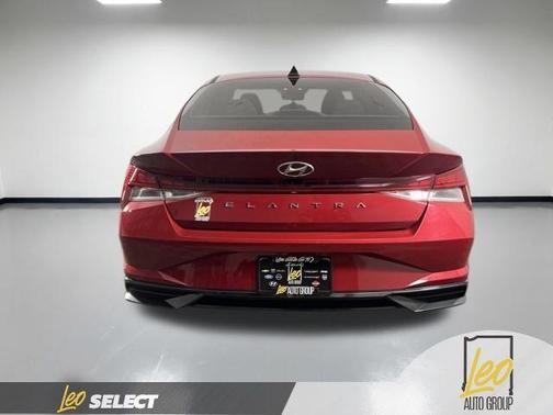 Scarlet Red Pearl 2022 Hyundai ELANTRA SEL