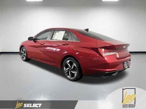 Scarlet Red Pearl 2022 Hyundai ELANTRA SEL