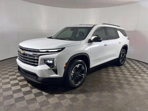 Polar White 2027 Chevrolet Traverse LT