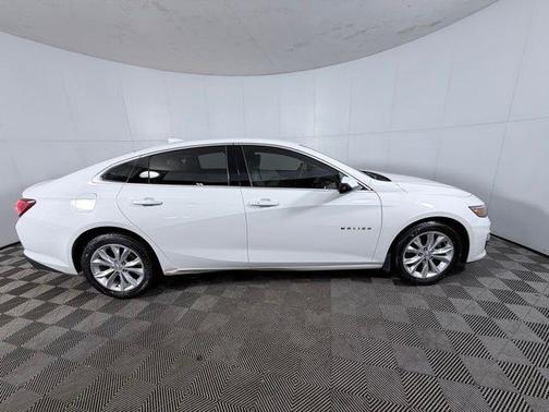 Summit White 2019 Chevrolet Malibu LT