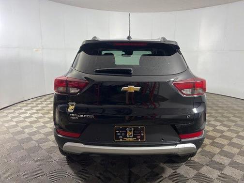 Mosaic Black Metallic 2026 Chevrolet Trailblazer LT