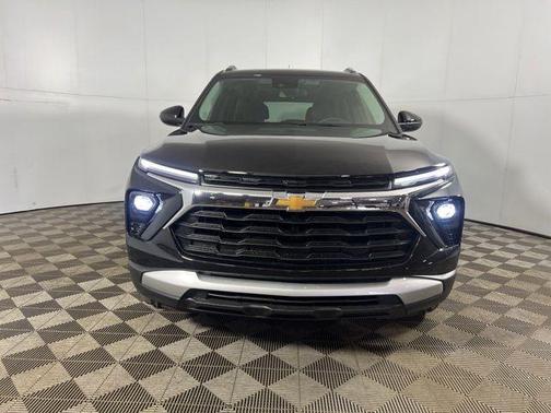Mosaic Black Metallic 2026 Chevrolet Trailblazer LT