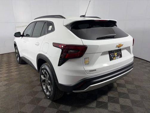 Summit White 2026 Chevrolet Trax LT