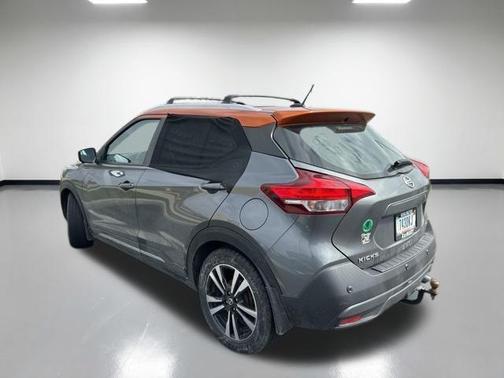 Gun Metallic / Monarch Orange 2020 Nissan Kicks SR